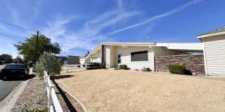 Beautiful 3-bedroom, 1-bathroom Townhouse Gallery 1
