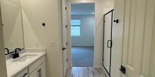 LIKE NEW 4 BEDROOM IN PEORIA Gallery 16
