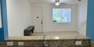 Cozy 3/2.5 Townhome in Convenient Location Gallery 6