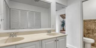 241 NW 15th Street Gallery 27