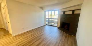 **$500 Move in Special**  Updated Spacious 1 bed/1 bath in Aurora Gallery 4