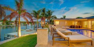 807 SNUG Island Gallery 85