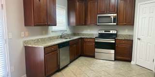 3 Bedroom Townhome off River Watch Pkwy Gallery 4