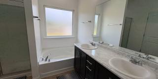 MOVE IN SPECIAL: $1000 OFF 1ST MONTH'S RENT!** Gallery 15