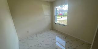 3Bd / 2Ba Duplex with GARAGE Gallery 4