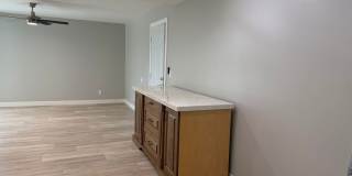 Absolutely gorgeous 3 bedroom 2 bath house Gallery 12