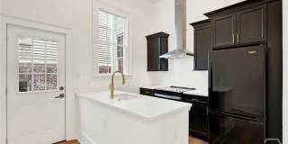 105 E Gwinnett Street unit: 1 Gallery 18