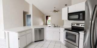 Spacious 4-Bedroom Home in Desirable Riverview Location with Excellent Schools Gallery 21