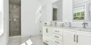 17 Grandview Avenue Gallery 19