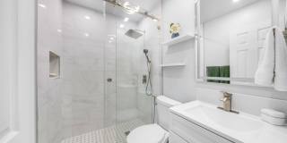 490 W 33rd Pl Gallery 11
