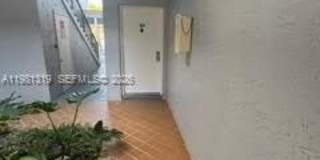 9225 SW 87th Ave Gallery 1