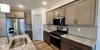 Newly built 3-bedroom duplex in Irvine Acres! Gallery 1