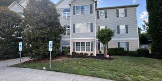 Beautiful, Conveninetly located First Floor Condo Gallery 1