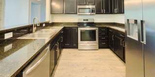 Beautiful Ranch 2 bed/2 bath Condominium Gallery 10