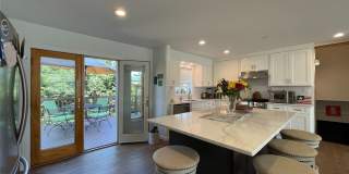 471 E Hudson Gallery 2