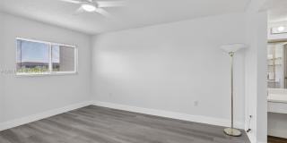 13700 SW 11th St Gallery 22