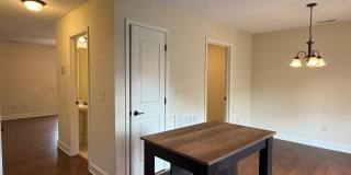 Tri level 2 bed, 2.5 bath Condo! Lakeridge School District. Gallery 11