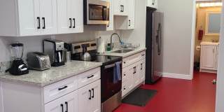 2 bed 1 bath "fully furnished" monthly ADU rental. Gallery 9