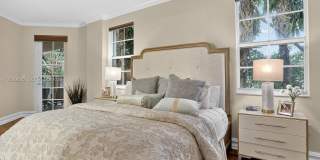 1200 Hillsboro Mile Gallery 15