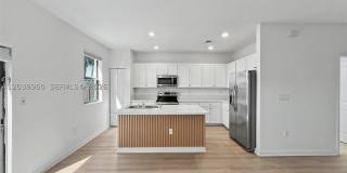 11296 SW 254th Ter Gallery 2