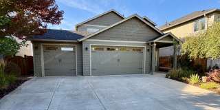 Spacious 3-Bedroom Home with Canal Access & Mountain Views Spacious 3-Bedroom Home with Canal Access & Mountain Views Gallery 1
