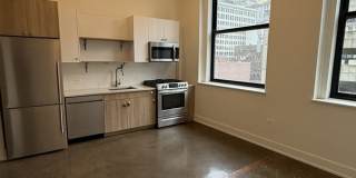 28 E Adams Gallery 5