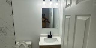 Beautiful Newly Renovated 4 Bedroom Home Now Available in Belmont!!! Gallery 11