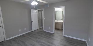 Large Duplex in Vanderveen Gallery 32