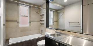 1311 E CAPITOL Street SE Gallery 21