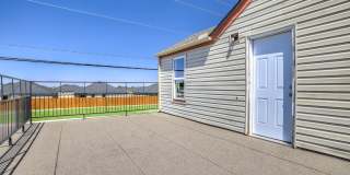 Charming Home + Balcony + Centrally Located in OKC + 3 bedrooms Gallery 18