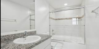 Fontainebleau Milton Gallery 56