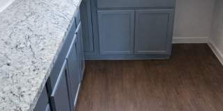 3 bedroom 1 bathroom **$300 OFF 1ST MONTH SPECIAL Gallery 7
