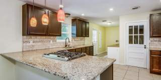 4 bedroom home in Cordova Park Gallery 3