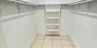 Nice 1/1 apartment  - move in now no rent till January Gallery 7