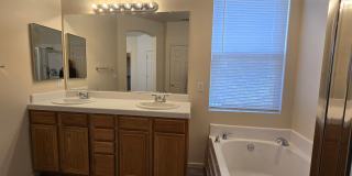 Beautiful South Reno Home in Gated Community Gallery 31