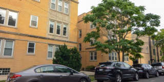 2347 Drake Gallery 1