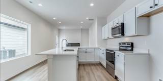 Beautiful Five Bedroom, Two Bathroom Gallery 8