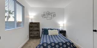 1821 W Hadley Street Gallery 10
