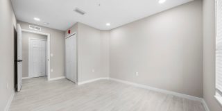 1700 Forest Gallery 20