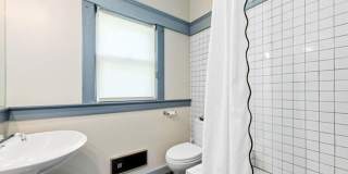 Spacious Ravenna Craftsman! Gallery 10