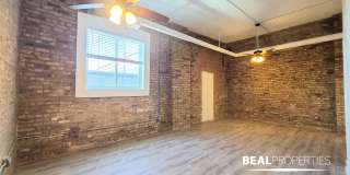 2320 N Damen Ave Gallery 4