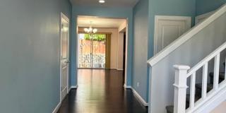 Spacious 4-Bed Home with Loft & Covered Patio in North Creek Gallery 6