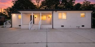 Charming 2BR Duplex in Durham Charming 2BR Duplex in Durham Gallery 1