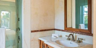 718 N Rodeo Dr Gallery 50