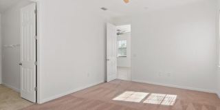 26141 Palace Ln Gallery 8
