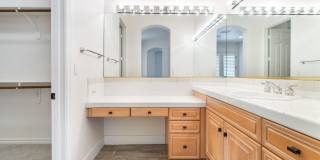 Queensridge Beauty - 5 bedroom on a 1/4+ acre lot Gallery 22