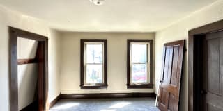 413 Bartram Ave Gallery 6