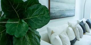 31 SW 6th St Gallery 21