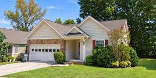 3-Bedroom Home with Vaulted Ceilings, Fenced Backyard and Garage Gallery 1