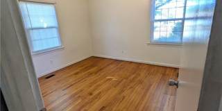 1403 Mack Street Gallery 7